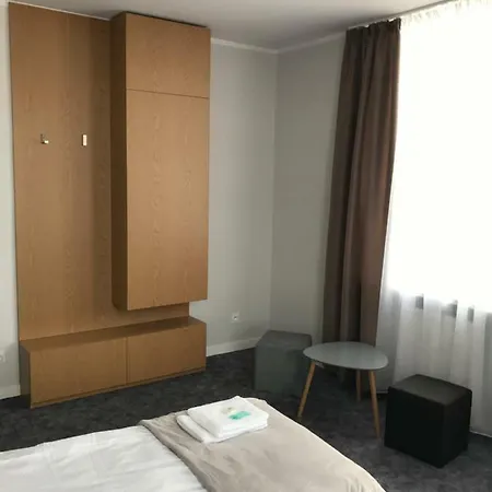 7 Rooms Mtp Poznan Exterior photo