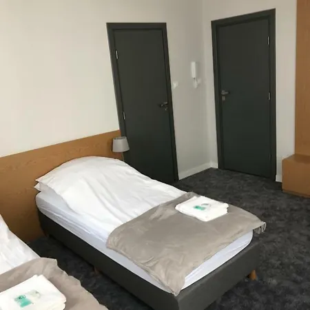 7 Rooms Mtp Poznan Exterior photo